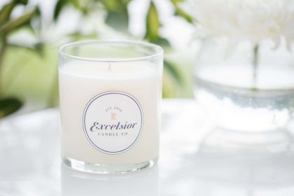 Le Croissant Soy Candle (size: 8.5 oz. jar)